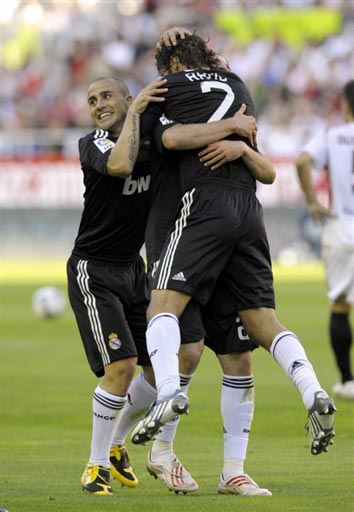 西悉尼vs狮吼首发：博雷洛PK霍尔，巴巴洛塞斯、隆恩出战（西悉尼战狮吼首发出炉：博雷洛对决霍尔，巴巴洛塞斯、隆恩先发）