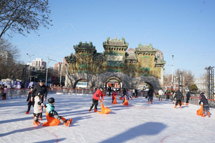 TA：利马传球出色&充满侵略性，他的回归可以丰富曼联打法（TA：利桑德罗传球犀利且富侵略性，复出有望丰富曼联战术）