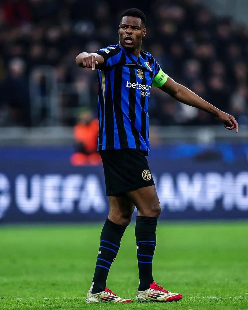 穆里尼奥：记者编造说我不喜欢拉法-席尔瓦，我都不认识他