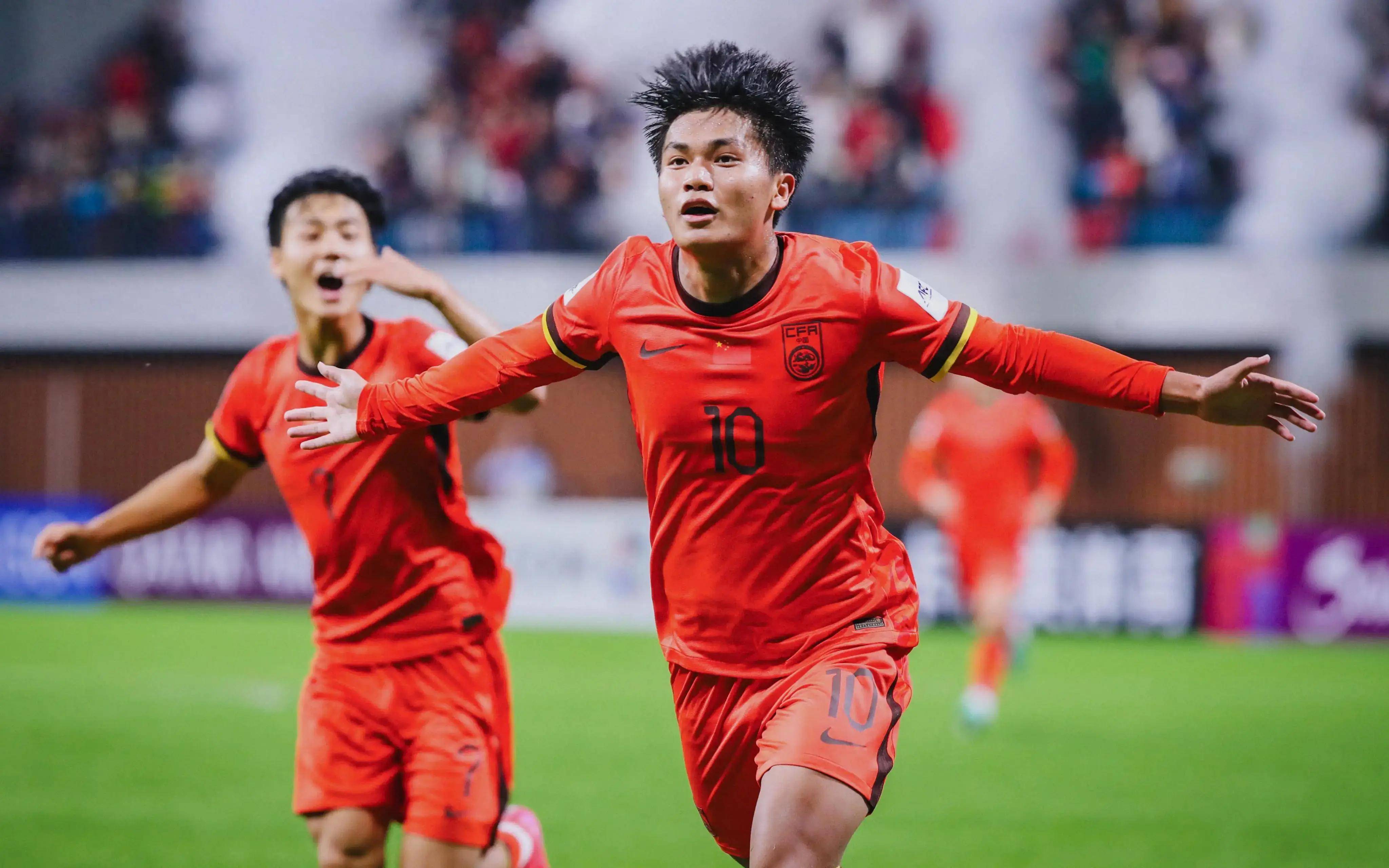 西甲报告显示，毕包主场球迷多次喊骂维尼修斯、阿森西奥口号（西甲通报：毕尔巴鄂主场球迷多次辱骂维尼修斯与阿森西奥）