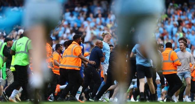 TA跟队：布莱顿19岁前锋齐马斯十字韧带撕裂，赛季报销（TA记者跟队：布莱顿19岁新星齐马斯十字韧带撕裂，本赛季报销）