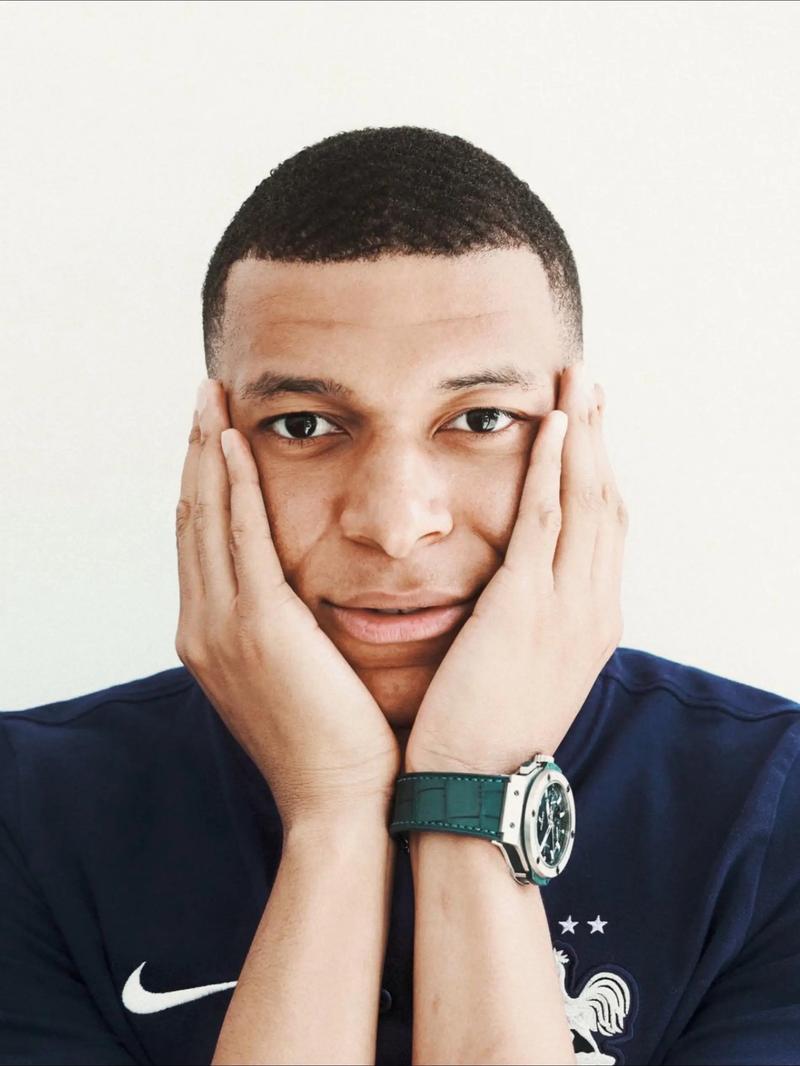 尹鸿博：遗憾没能完成我们最终的目标；该奔赴人生新的赛场了（尹鸿博：未能达成最终目标成为遗憾，我将奔赴人生新赛场）