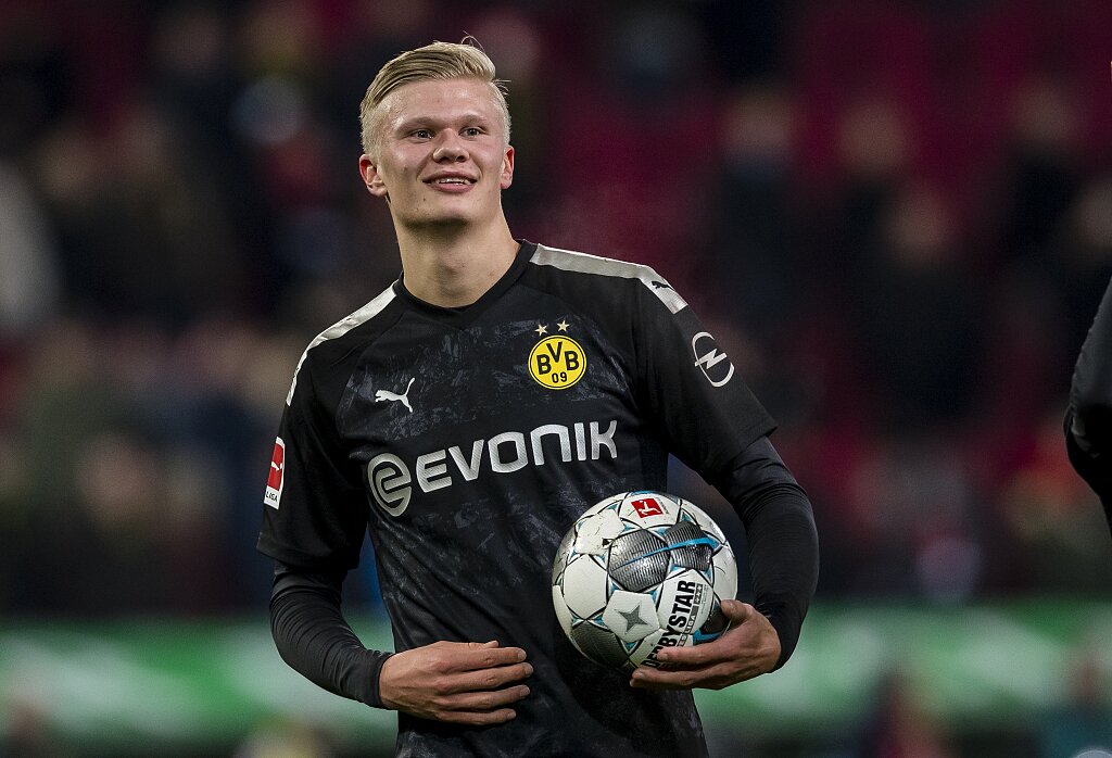 米兰旧将埃拉尼奥：国米实力更强，但米兰一直都能踢好德比（米兰名宿埃拉尼奥：国米更胜一筹，米兰历来德比表现不俗）