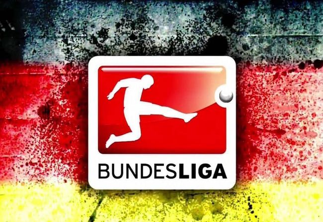 王曼昱3-0横扫李恩惠，发挥稳定，技术多样，孙颖莎等队友观战学习。（王曼昱3-0完胜李恩惠，状态稳健技法多变，孙颖莎等队友场边观摩学习）