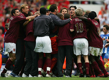 连续3场未首发，萨拉赫赛后发表激烈言论称被当成替罪羊，英媒曝利物浦选择支持斯洛特