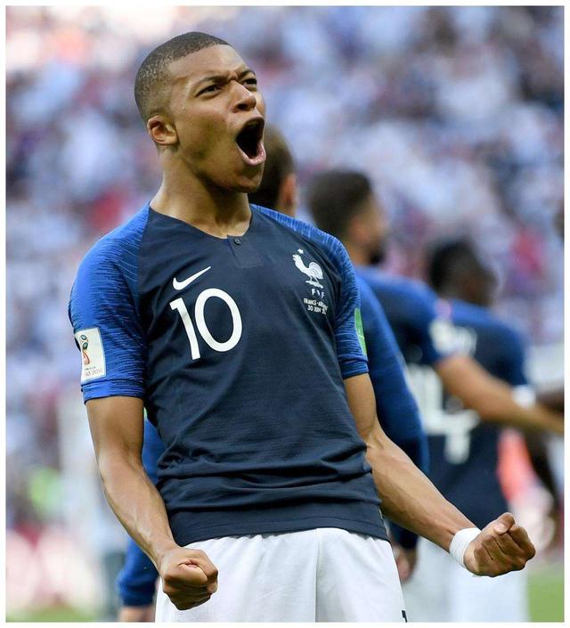 科曼：拜仁和巴黎是我最支持的球队，更支持拜仁一点（科曼：我支持拜仁和巴黎，但更偏向拜仁）