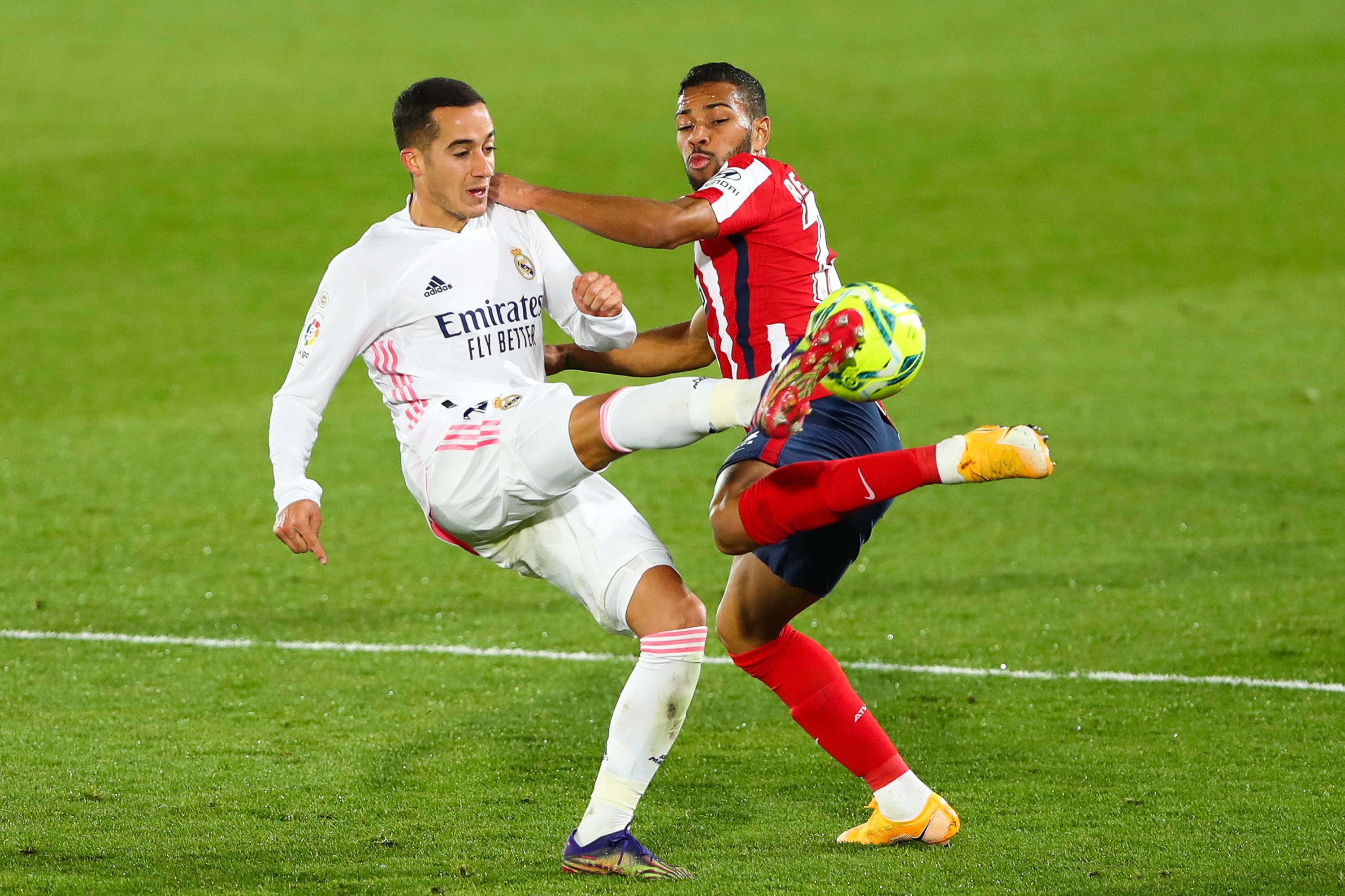 埃泽英格兰队生涯前3进球均为替补打进，为凯恩后第二人（埃泽英格兰生涯前3球皆替补破门，继凯恩后第二人）